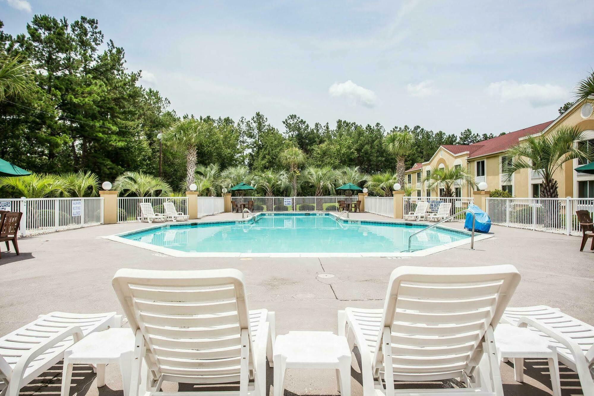Comfort Inn & Suites Walterboro I-95 Exterior foto